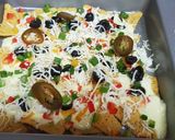 A picture of step 4 of Cheese nachos with salsa and guacamole.