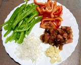 Foto del paso 1 de la receta: Magro de pavo al curry con pimientos