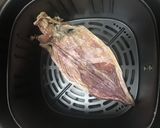Hình bước làm 1 của món Khô mực nướng bằng nồi chiên không dầu