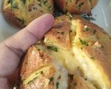 Foto langkah ke 5 dari resep Korean garlic cheese bread.
