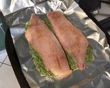 Une image de l'étape 6 de Filets de dorade en sauce verte, ail des ours et citron vert.