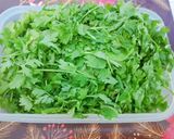 A picture of step 1 of Mint,coriander leaves 🍃 chutney.