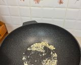 รูปขั้นตอนการทำที่ 2 ของ ผักโขมผัดไข่