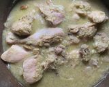 A picture of step 3 of Malvani Chicken Hirva Masala.