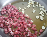 Foto del paso 2 de la receta: Judía verde, con tacos de jamón y ajos