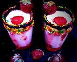 સ્ટ્રોબેરી મિલ્કશેઈક (Strawberry Milkshake Recipe In Gujarati) રેસીપી સ્ટેપ5ફોટો