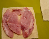 Foto del paso 2 de la receta: Sándwich de lacón y queso empanado