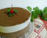 Foto langkah ke 8 dari resep Triple Chocolate Mousse Cake.