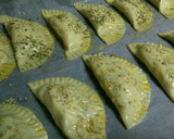 Foto del paso 4 de la receta: Empanadillas de salmón, espinacas y queso