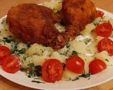 Rántott csirkecomb petrezselymes burgonyával recept fázis 4 fotója