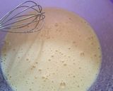 Foto langkah ke 3 dari resep Bolu no mixer,simple.