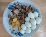 Foto langkah ke 1 dari resep Sambal Goreng Hati, Kentang, Telur Puyuh (Balita Friendly).