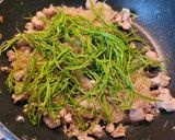 รูปขั้นตอนการทำที่ 6 ของ วุ้นเส้นผัดไข่ใส่ชะอม