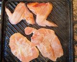 Foto del paso 3 de la receta: Colchón de arvejas con filete de pechuga a la plancha
