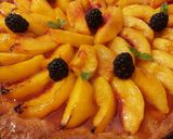Une image de l'étape 6 de Tarte fine aux pêches.