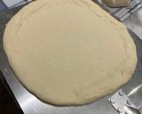 Foto del passaggio 10 della ricetta Pizze al piatto (67% idratazione) 🍕