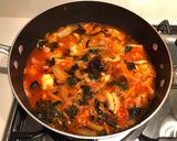 A picture of step 5 of Jiamppong (Korean seafood & vegetable noodle soup).