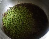 A picture of step 2 of Peas pulao.