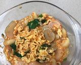 Foto langkah ke 8 dari resep Seblak mie.