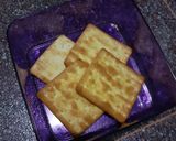 Foto langkah ke 5 dari resep Cemilan : Nutrijel Coklat Cracker/Gabin.