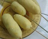 Foto langkah ke 4 dari resep Sosis keju gulung kentang.