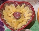 Foto del passaggio 3 della ricetta Cuore di mele con crumble rosa di mandorle 🍎🍋🍊🥧👩‍❤️‍👨🍾🥂💝