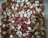 Foto langkah ke 1 dari resep Peyek Kacang Tanah.