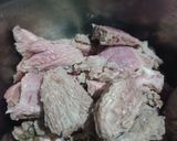 Foto langkah ke 1 dari resep Daging Cincang Kuah Kecap.