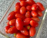 Hình bước làm 1 của món Cà chua bi ngâm nước mơ