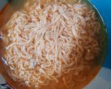 รูปขั้นตอนการทำที่ 6 ของ บะหมี่กึ่งฯต้มยำหมูก้อน