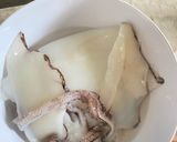 Foto langkah ke 1 dari resep Oseng cumi pelangi.