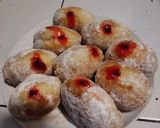 Foto langkah ke 8 dari resep Donat/bomboloni empuk tanpa mixer.