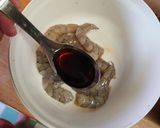 รูปขั้นตอนการทำที่ 2 ของ กุ้งกระเทียมพริกไทย