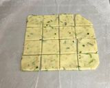 A picture of step 10 of Scallion (Spring Onion) cream Crackers.