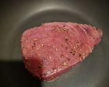 Foto del paso 5 de la receta: Medallón de atún sellado