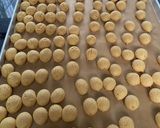 Foto langkah ke 7 dari resep Soes Kering Keju.