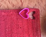 A picture of step 4 of Surprise heart cake.