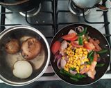 Foto del paso 3 de la receta: Pollo salteado con vegetales estilo tailandés y puré de papas
