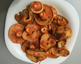 Foto del paso 1 de la receta: Tortilla de rovellons con butifarra de setas