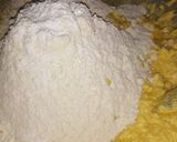 A picture of step 1 of Fresh Cream and Strawberry Sponge cake.