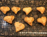 Foto del paso 11 de la receta: Corazones de hojaldre rellenos de mermelada de fresa, sin gluten, sin lactosa