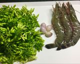 Hình bước làm 1 của món Hoa thiên lý nấu tôm tươi
