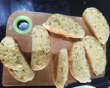Foto langkah ke 3 dari resep Garlic Bread.