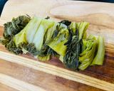Hình bước làm 1 của món Dưa cải chua om riềng & rong biển