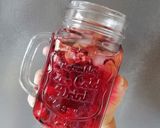 Foto del paso 5 de la receta: Tisana fría de manzana, fresa y jamaica