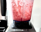 Foto del paso 2 de la receta: Helado saludable de fresa y plátano con vainilla (fácil y rápido)