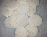 A picture of step 4 of Mayo vegies mini sandwich.