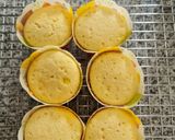 Foto langkah ke 4 dari resep Vanilla Cupcake.