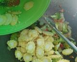 Foto langkah ke 6 dari resep Tumis Brokoli, Ayam dan Baby corn.