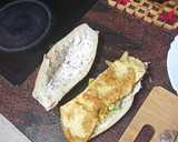 Foto del paso 4 de la receta: Bocadillo de solomillo con tortilla francesa y ensalada
